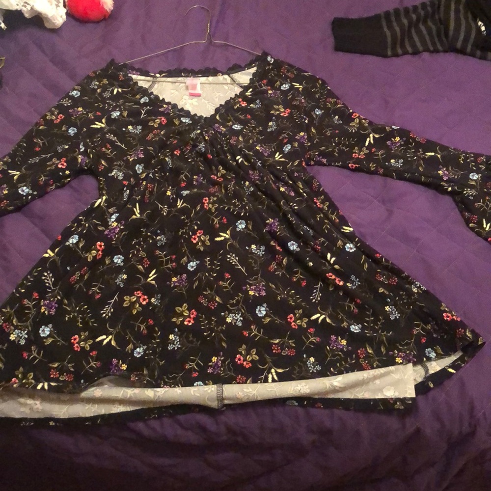 floral shirt